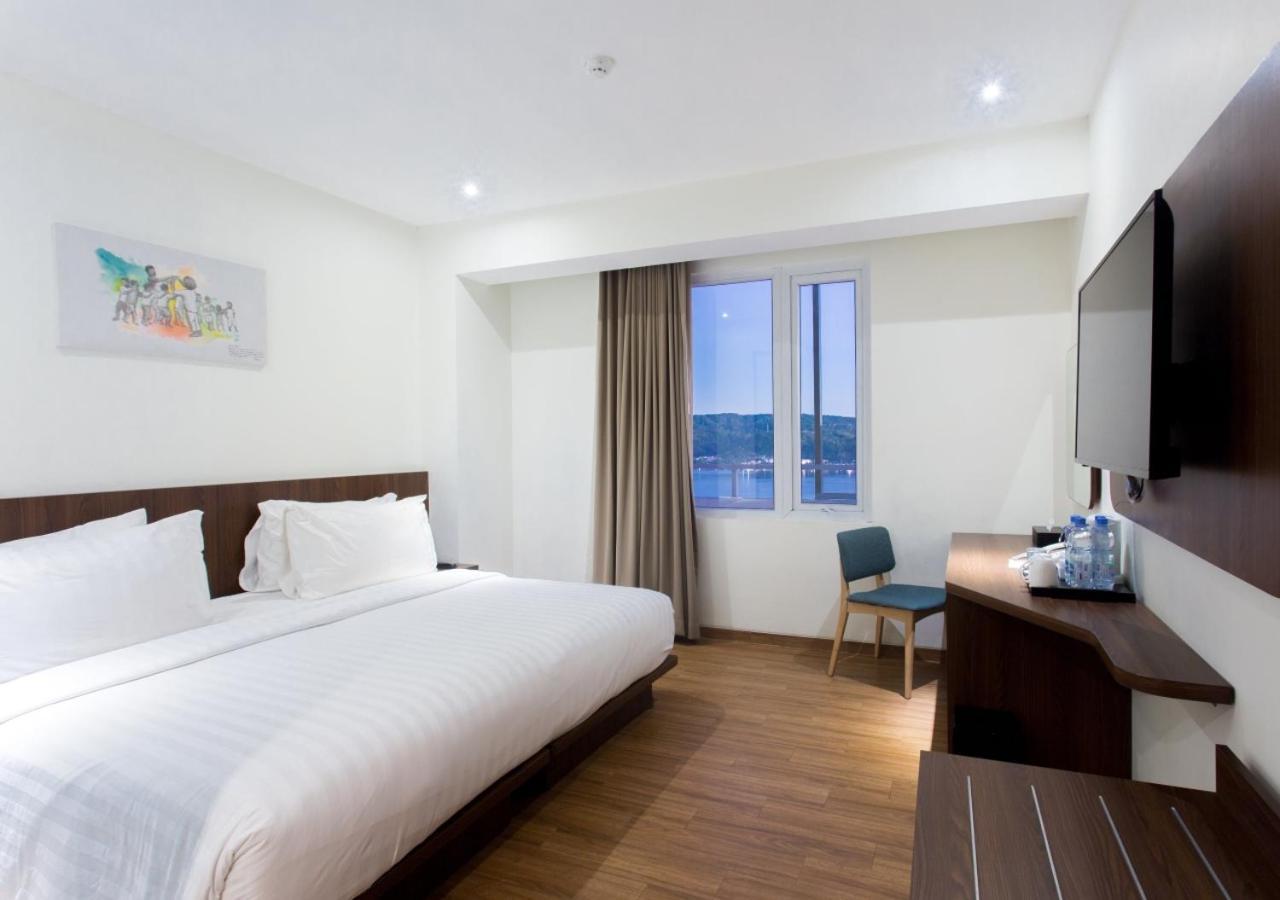 Hotel Santika Premiere 암본 외부 사진