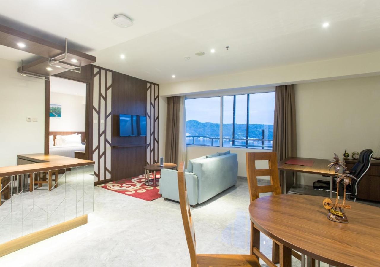 Hotel Santika Premiere 암본 외부 사진